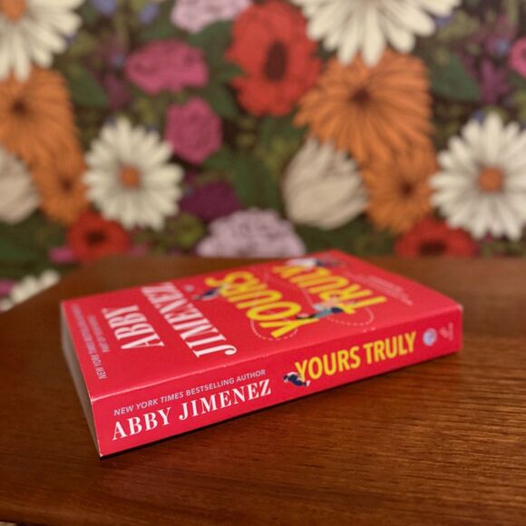 Yours Truly by Abby Jimenez Paperback (Excellent - Romance) - Picture 4 of 4
